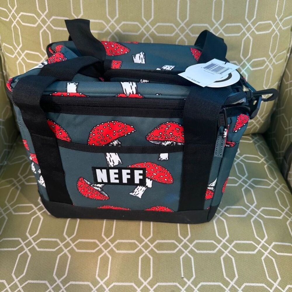 NWT Neff mushroom cooler